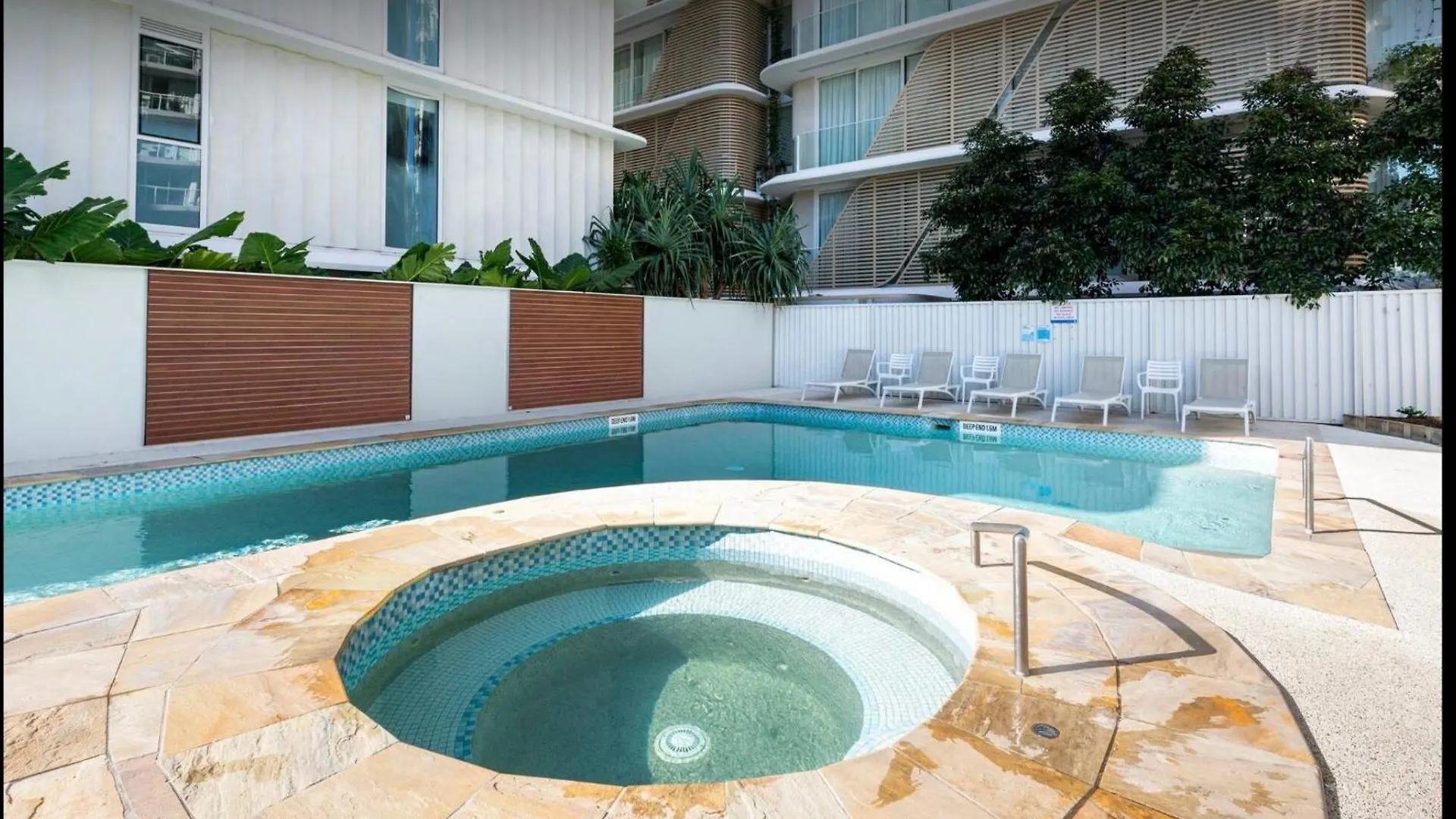 Beachside Beauty At Burleigh Pavilion! Gold Coast Apartment