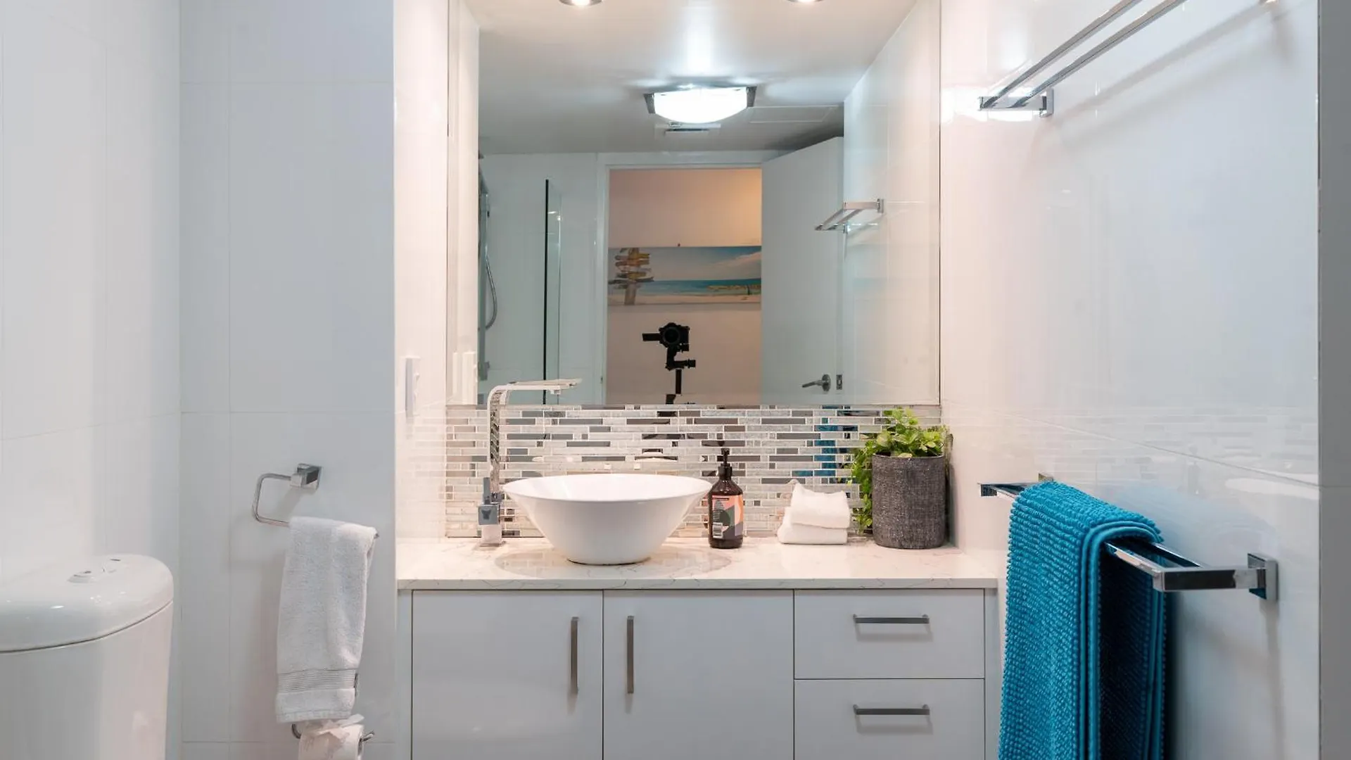 Beachside Beauty At Burleigh Pavilion! Gold Coast Apartment