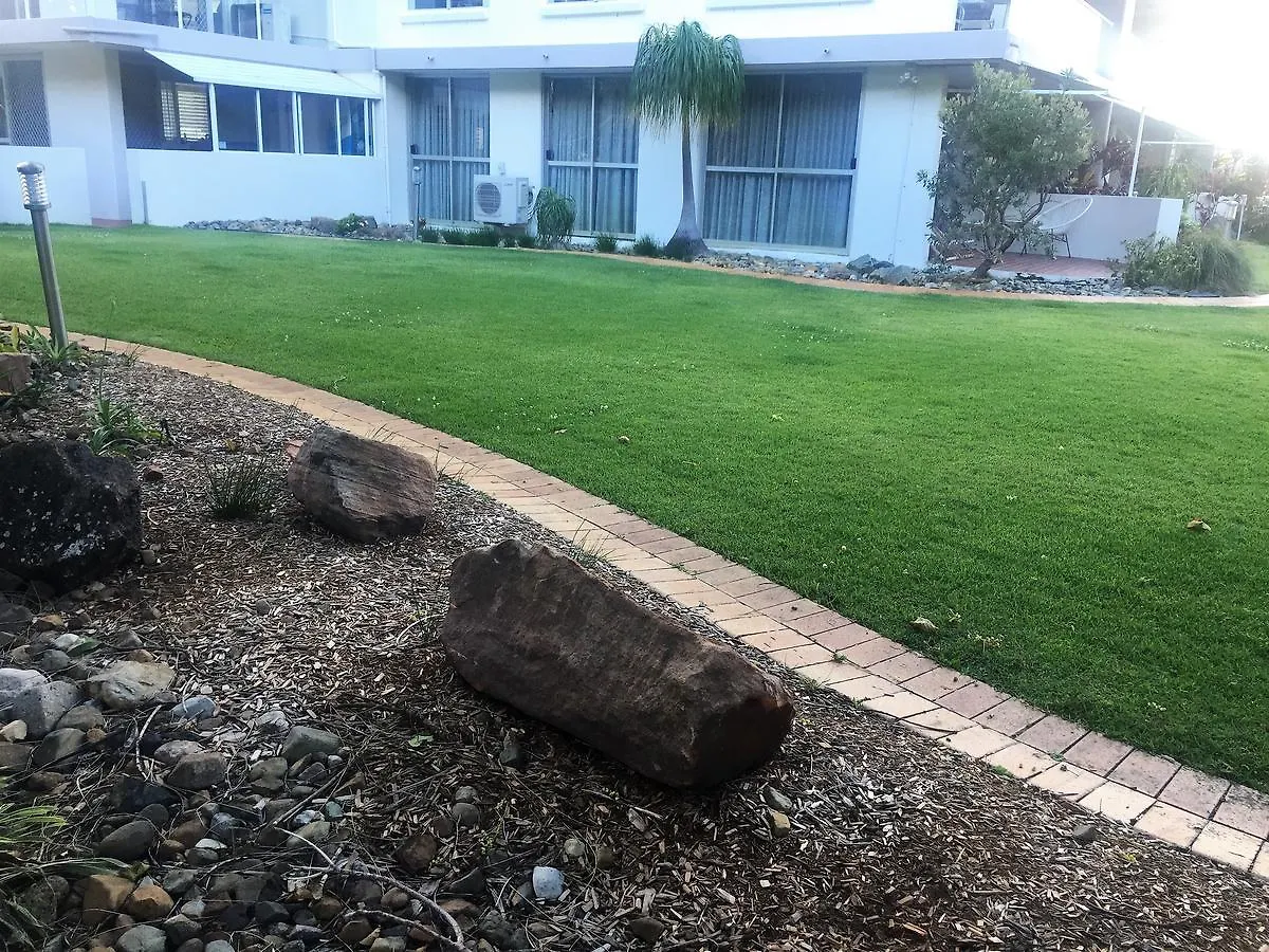 Beachside Beauty At Burleigh Pavilion! Gold Coast Apartment